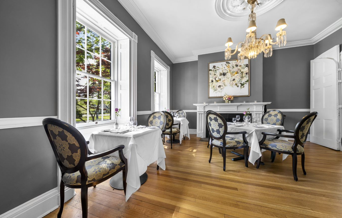 HobNob Restaurant & Wine Bar