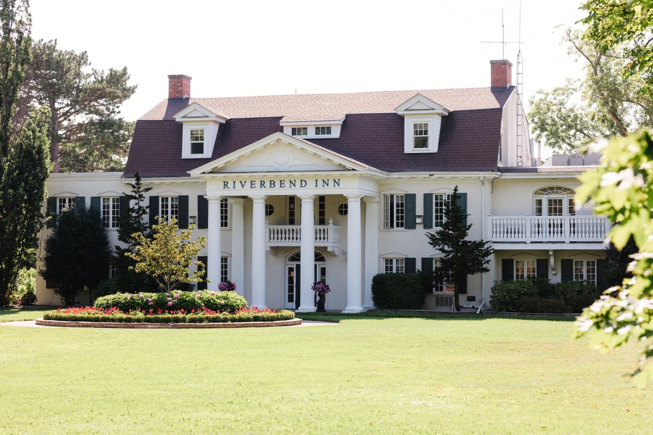 Riverbend Inn and Vineyard