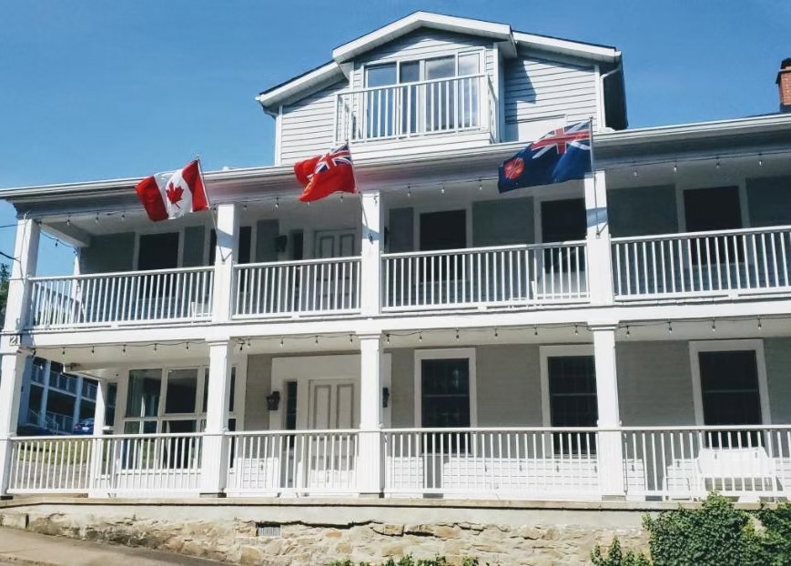 The South Landing Inn