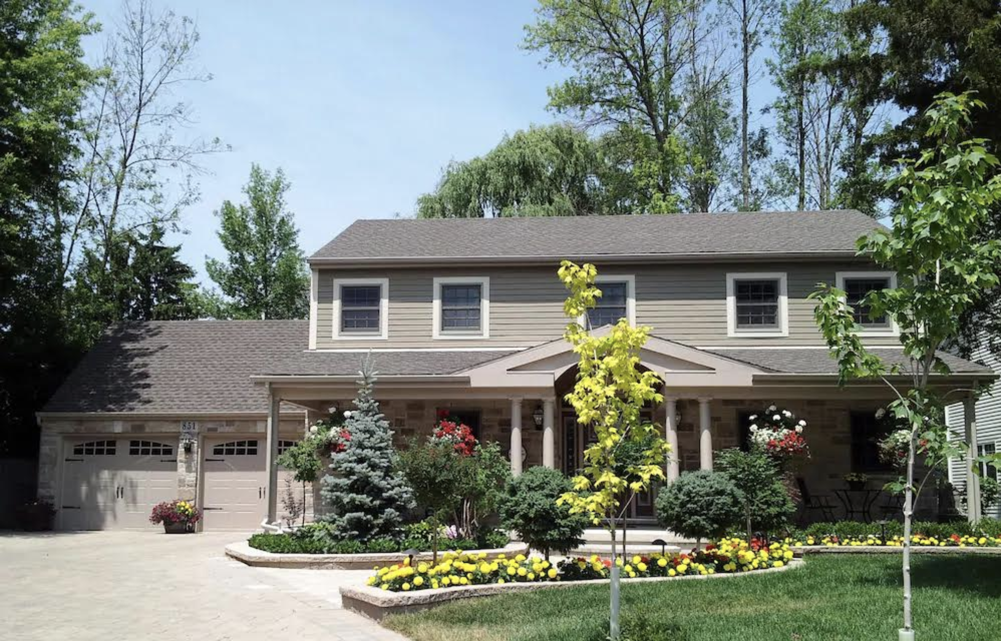 THE PORCH AND PILLOW