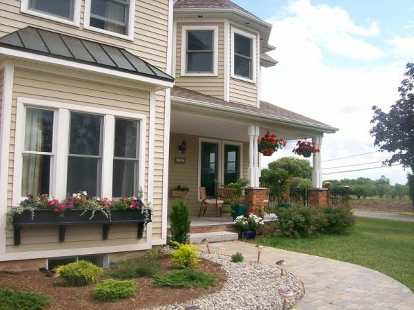 DICKSON'S FAMILY SUITE