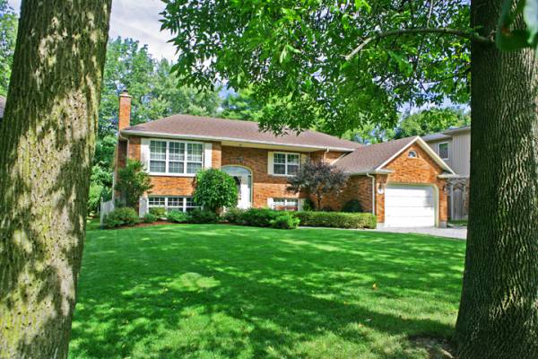 HIEBERT'S GUEST HOUSE